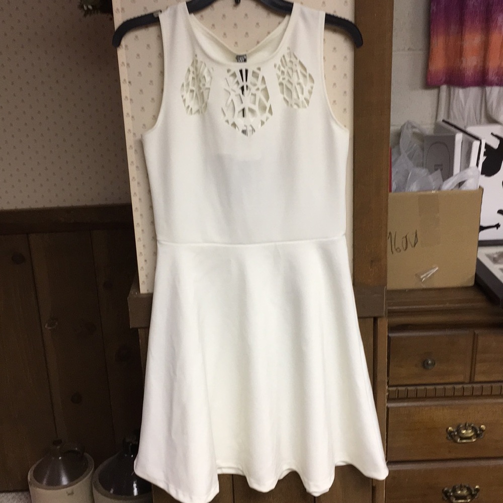 Off white Dress size M - NWT